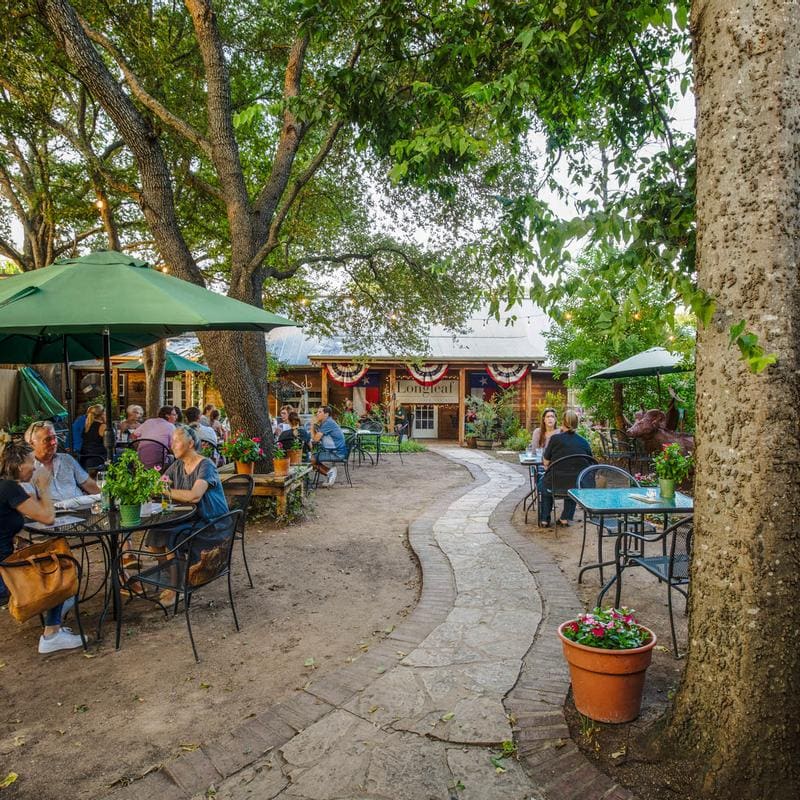 Longleaf Craft Kitchen & Bar — Restaurant in Wimberley