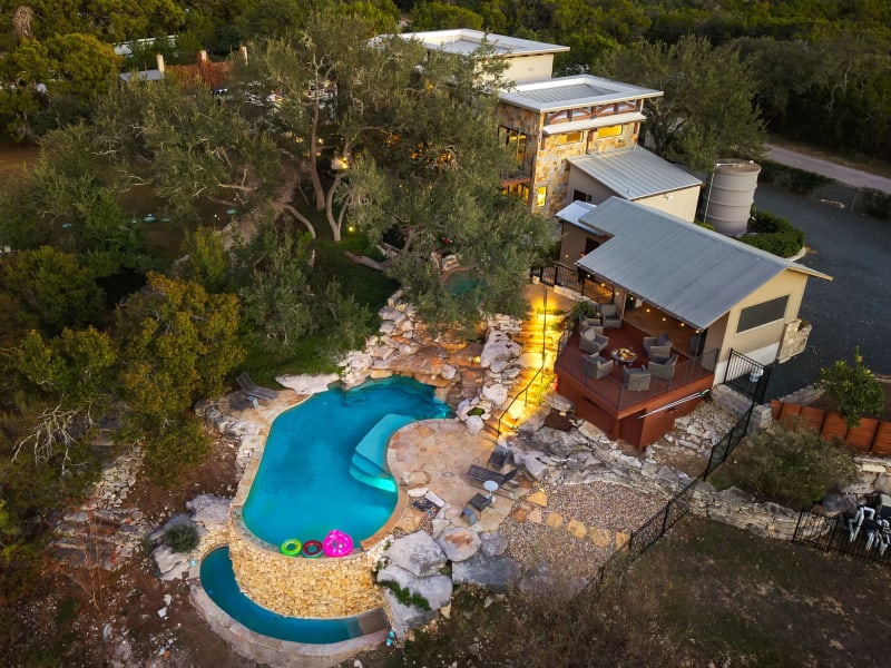 Luxury Hilltop Villa — Vacation Rental in Canyon Lake